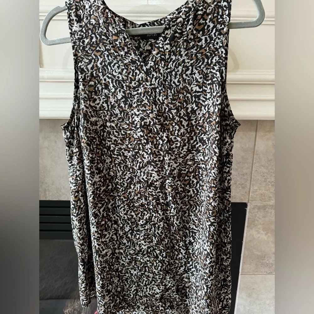 Apt 9 Women's Sleeveless Blouse- Medium